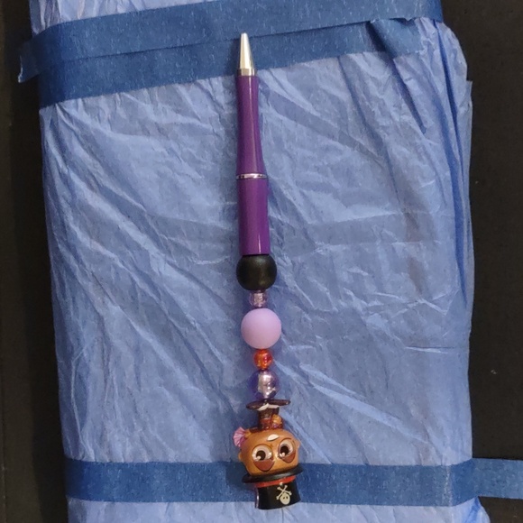 HANDMADE DISNEY DOORABLE BEADED PEN COLOR PURPLE AND BLACK DR. FACILIER - Picture 5 of 5